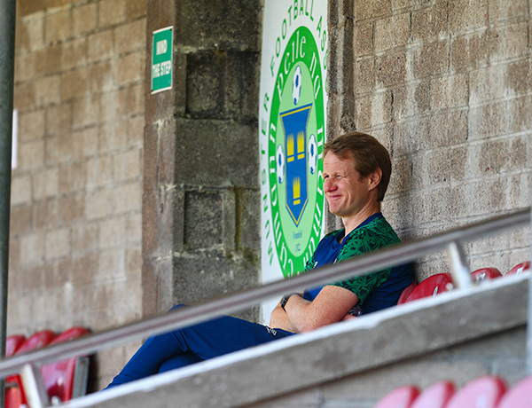 Colin O’Brien relaxes before the game in the dugouts